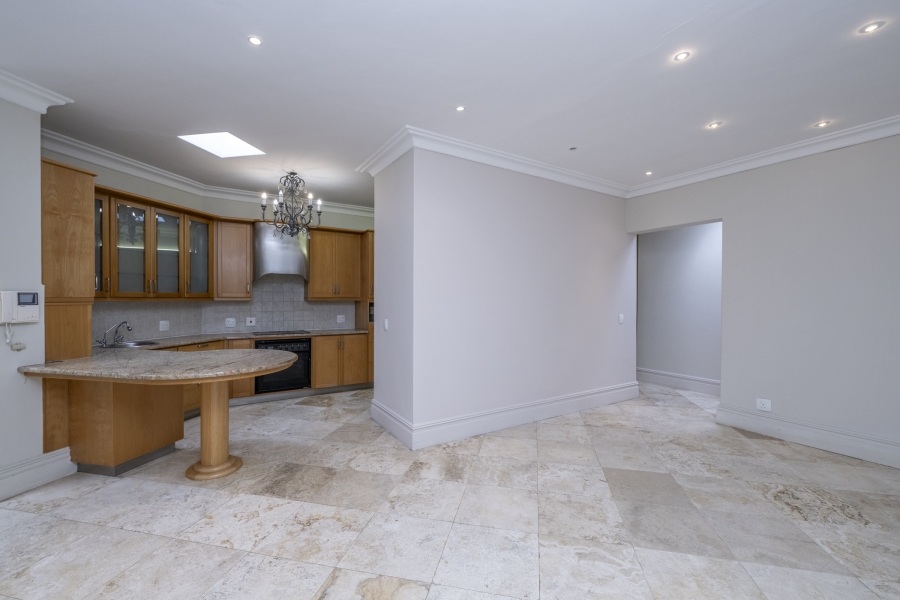 To Let 4 Bedroom Property for Rent in Kenilworth Upper Western Cape